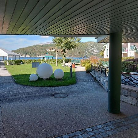 Au Bord Du Lac D'Annecy, Logement Type Loft, Dans Residence Avec Plage Et Ponton Privee Duingt Exterior foto