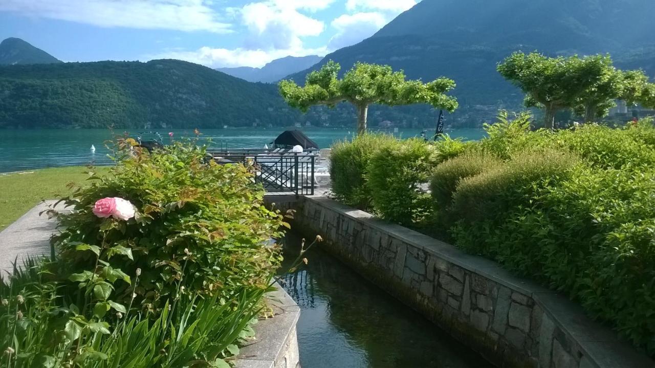 Au Bord Du Lac D'Annecy, Logement Type Loft, Dans Residence Avec Plage Et Ponton Privee Duingt Exterior foto