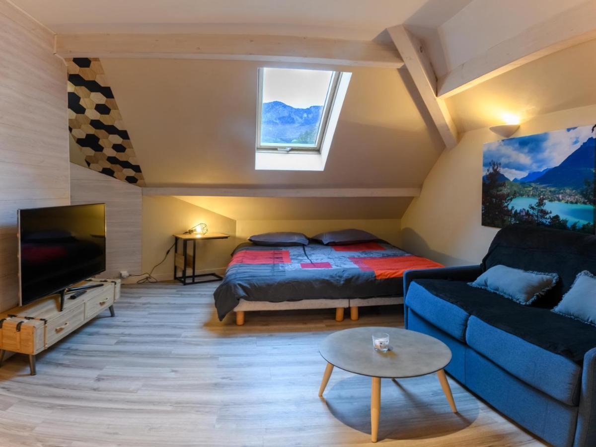 Au Bord Du Lac D'Annecy, Logement Type Loft, Dans Residence Avec Plage Et Ponton Privee Duingt Exterior foto
