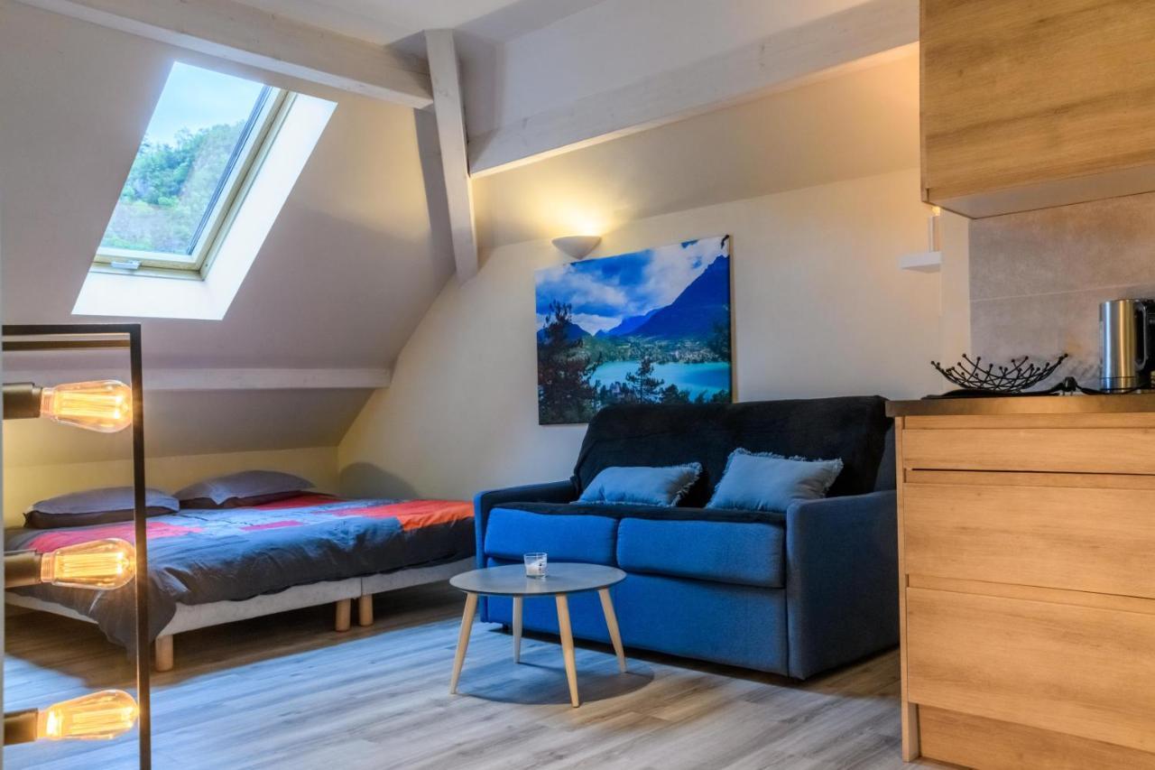 Au Bord Du Lac D'Annecy, Logement Type Loft, Dans Residence Avec Plage Et Ponton Privee Duingt Exterior foto