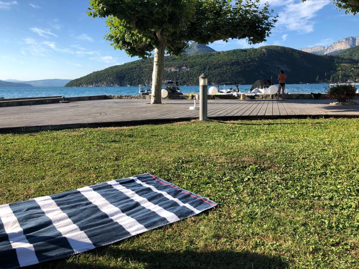 Au Bord Du Lac D'Annecy, Logement Type Loft, Dans Residence Avec Plage Et Ponton Privee Duingt Exterior foto